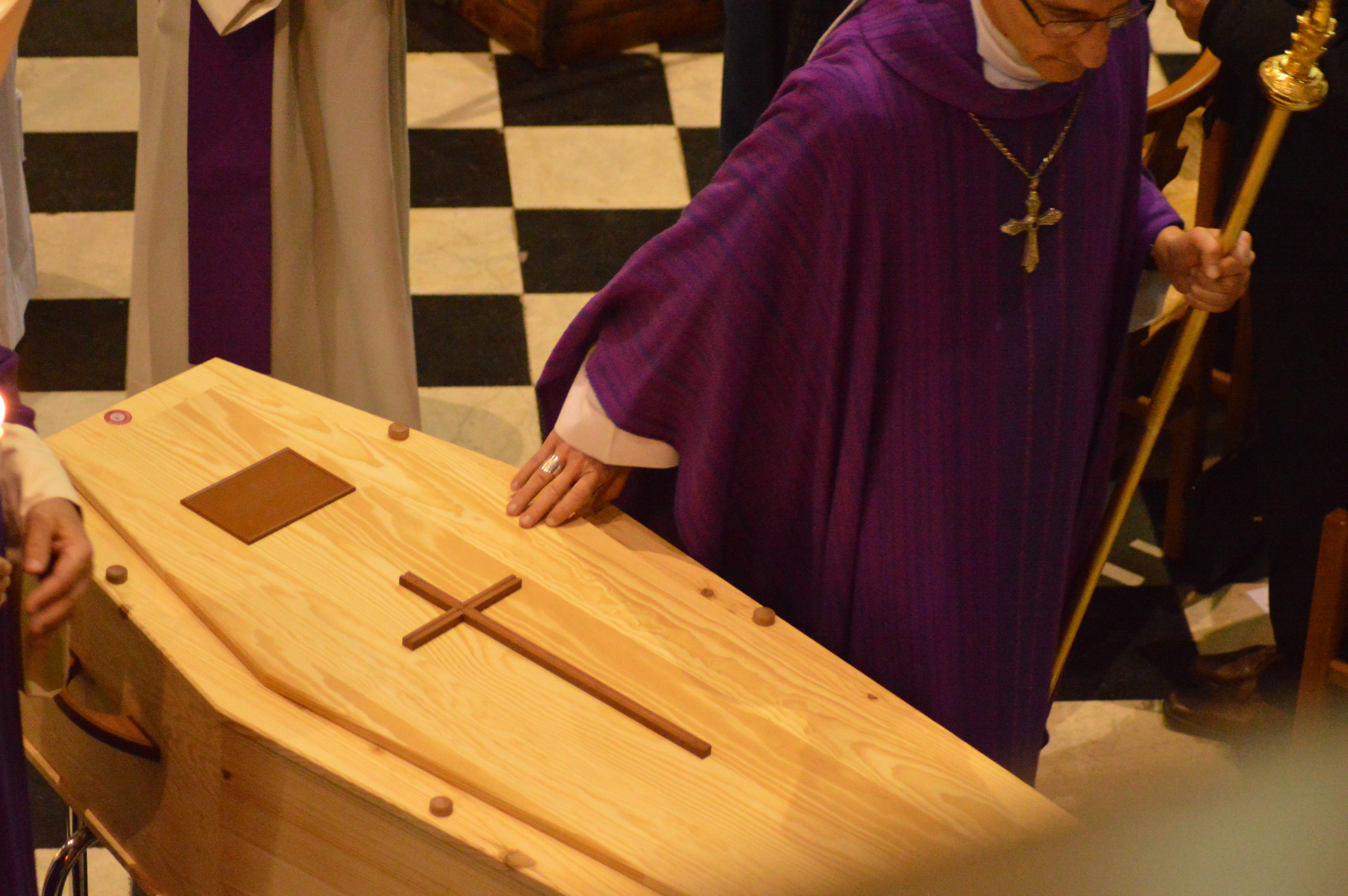 How Long Do Funerals Last in the UK?